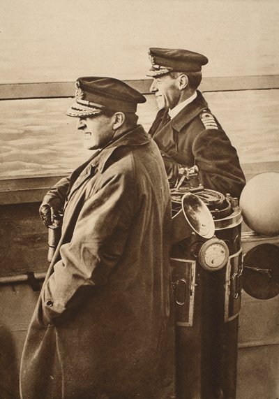 Admiral Beatty, med flag-kaptajn Chatfield, ser overgivelsen af den tyske flåde, 1918 (sepia foto) af English Photographer